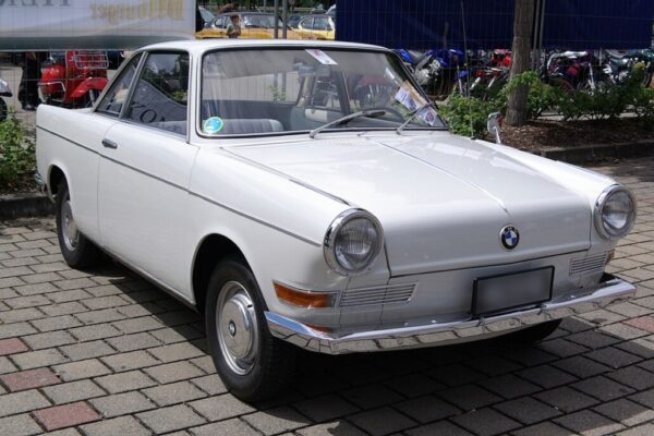 1004 BMW 700 Coupe