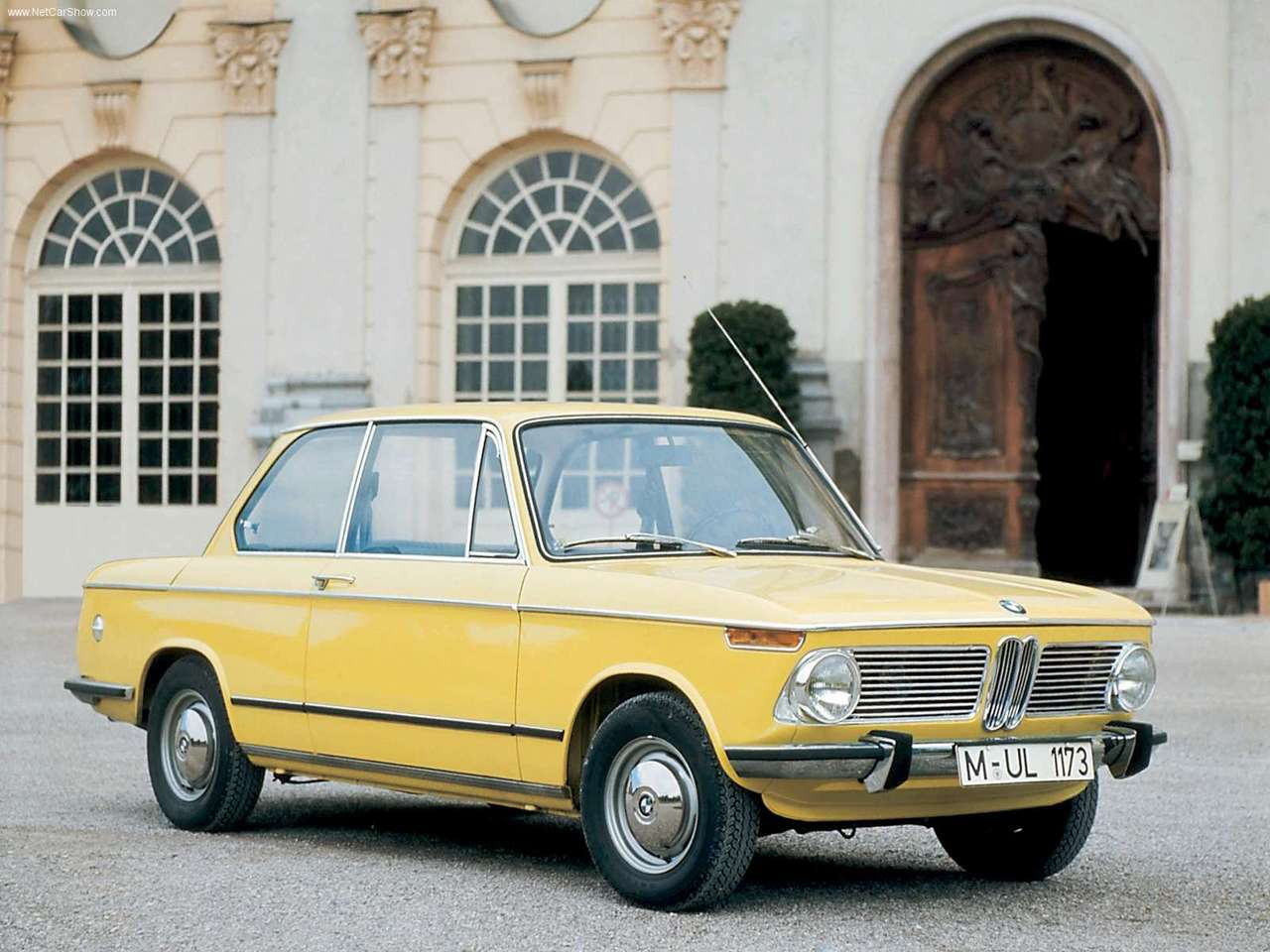 1044 BMW 1600 2