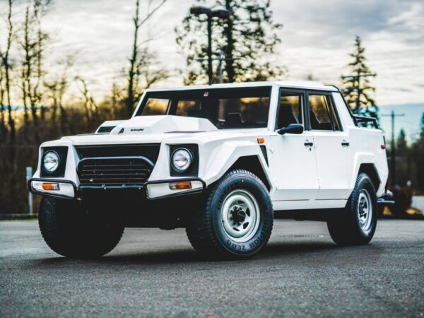 3599 Lamborghini LM 002