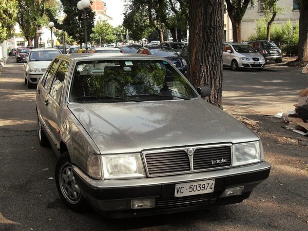 3757 Lancia Thema 20 Turbo ie