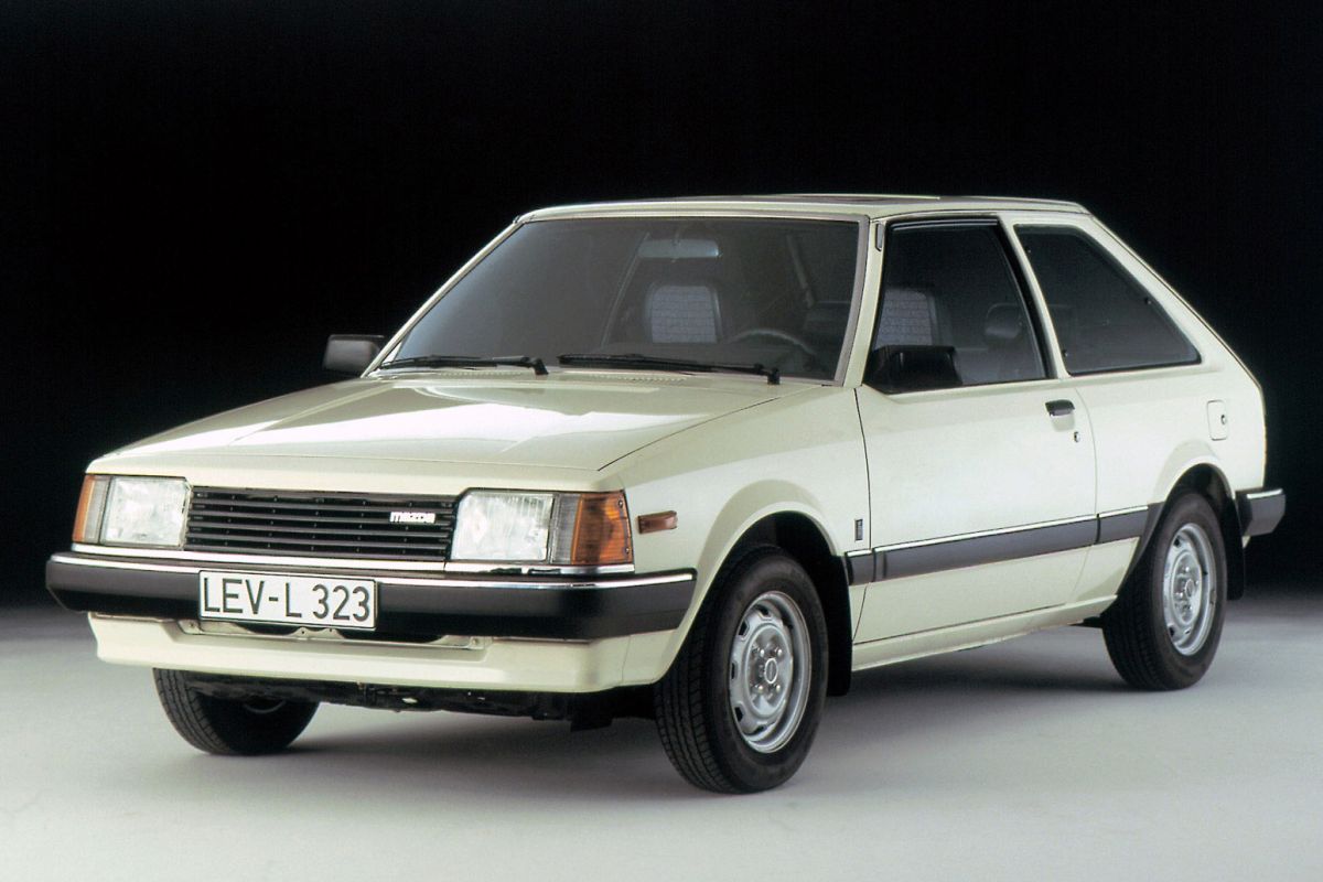 4106 Mazda 323