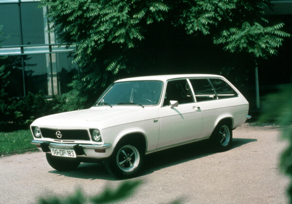 5089 opel ascona voyage