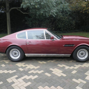 511 Aston Martin V8