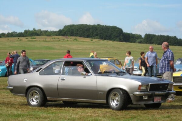 5198 Opel Rekord Coupe╠ü D scaled