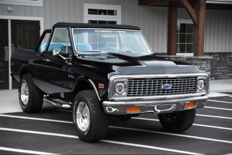 Aste online Bringatrailer.com: ecco come si fanno 300000 verdoni con uno Chevrolet K5 del ’72…